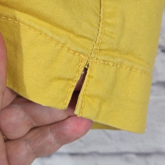 Old Navy Mid-Rise Twill Everyday Short 5" Flat Front Pocket Chino Stretch Yellow - Picture 4 of 7